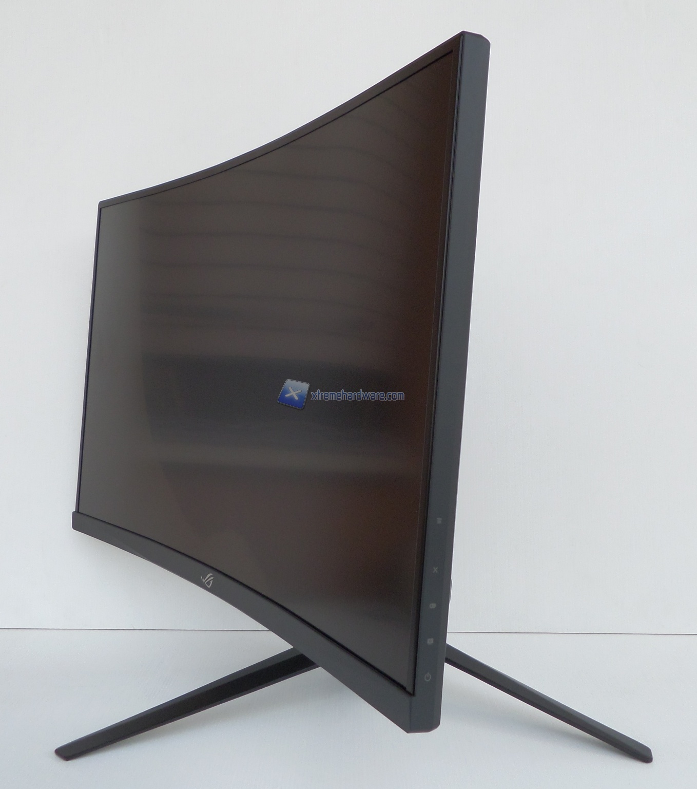 ASUS ROG XG27VQ 13