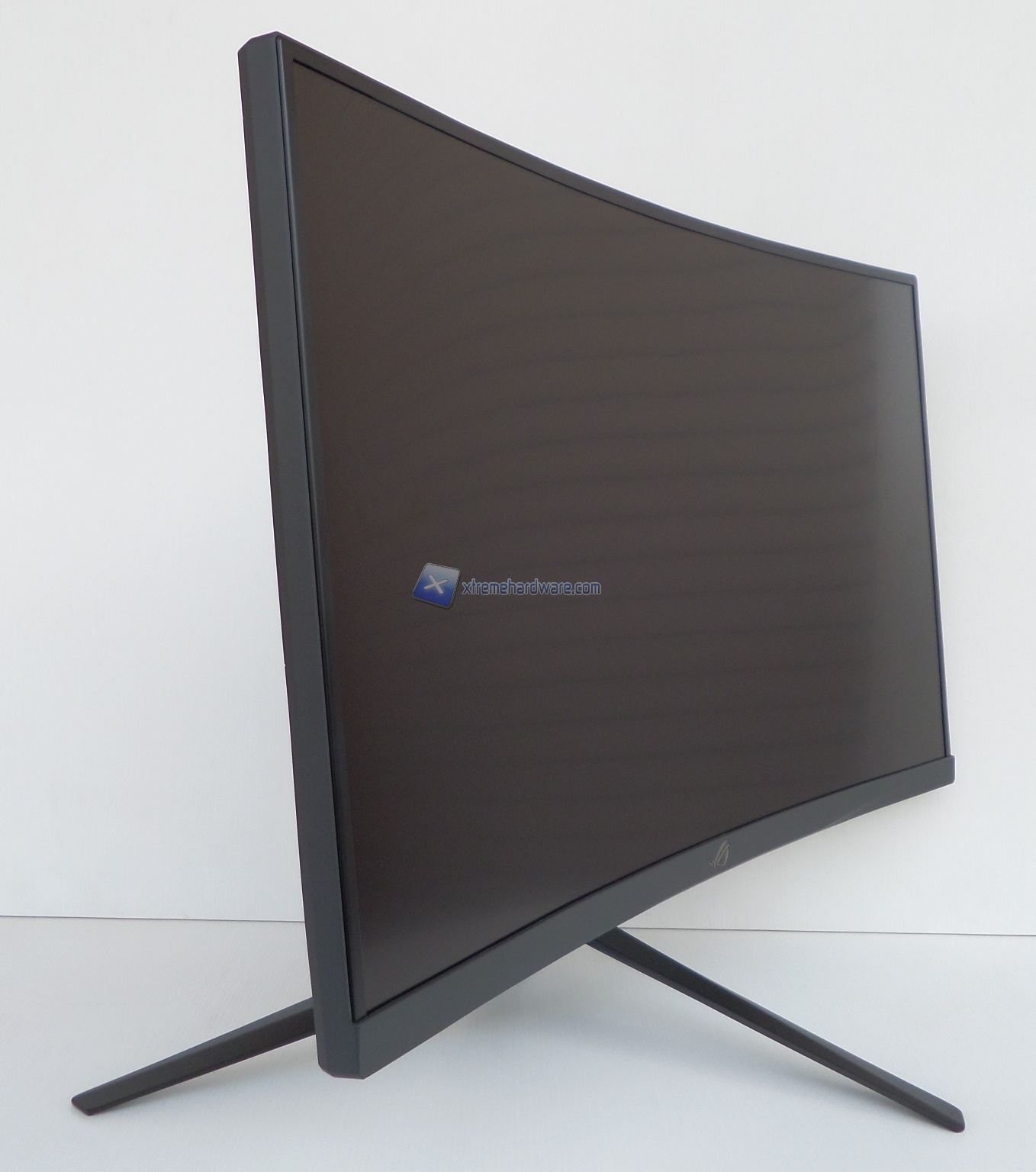 ASUS ROG XG27VQ 13