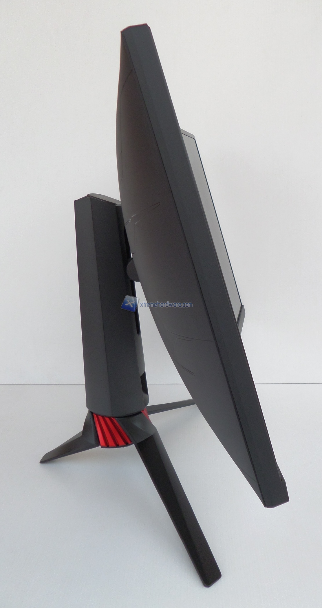 ASUS ROG XG27VQ 17