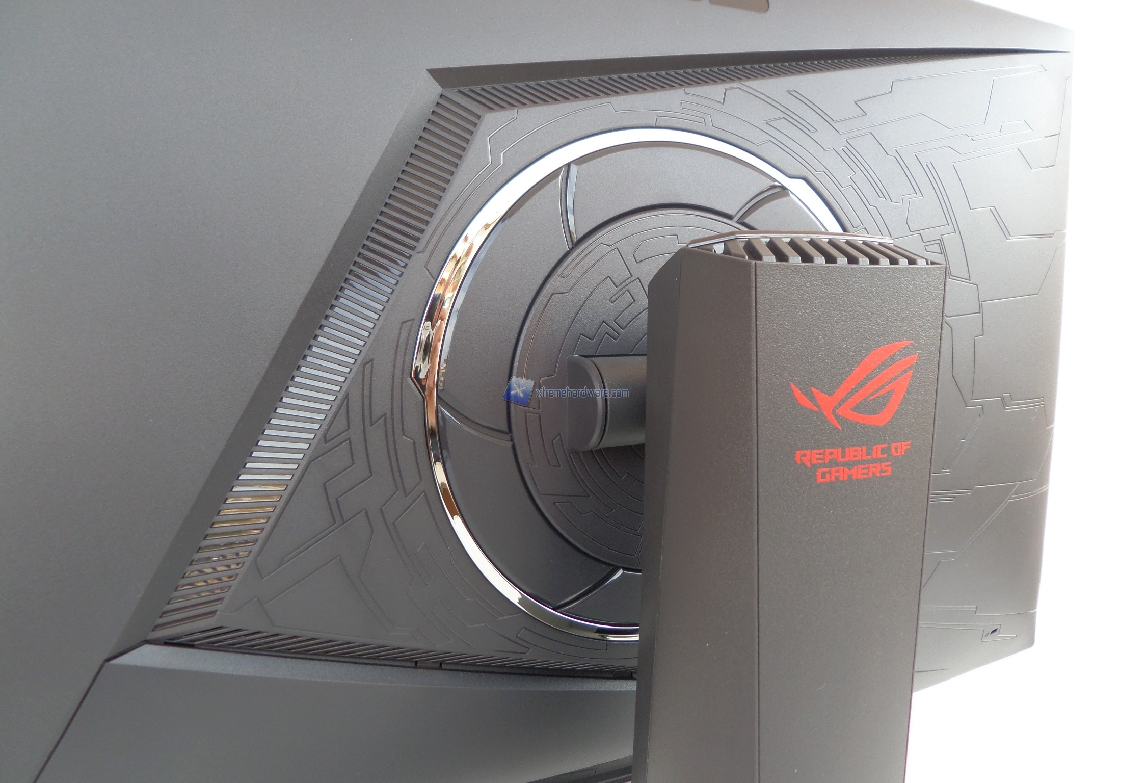 ASUS ROG XG27VQ 20